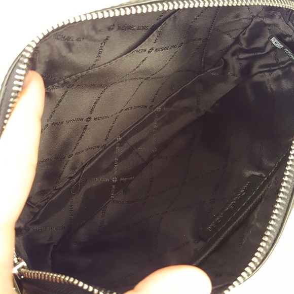 SOLD NWT Michael Kors LG crossbody bag Black - Picture 6 of 7